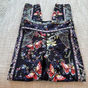 GUC Johnny Was Floral Leggings Size Small